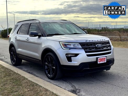 Used 2018 Ford Explorer XLT w/ Equipment Group 202A image 4