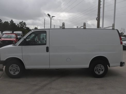 Used 2017 GMC Savana 2500 image 4
