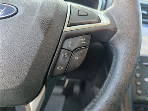 Used 2019 Ford Fusion Titanium FWD image 18