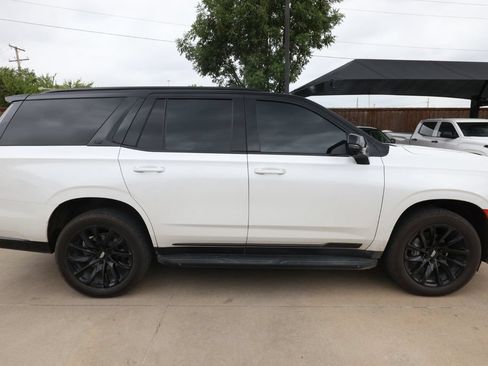 Used 2021 Cadillac Escalade Premium Luxury AWD/4WD image 4