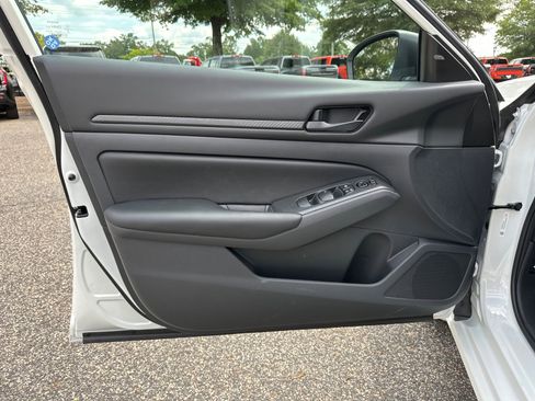 New 2025 Nissan Altima 2.5 S image 10