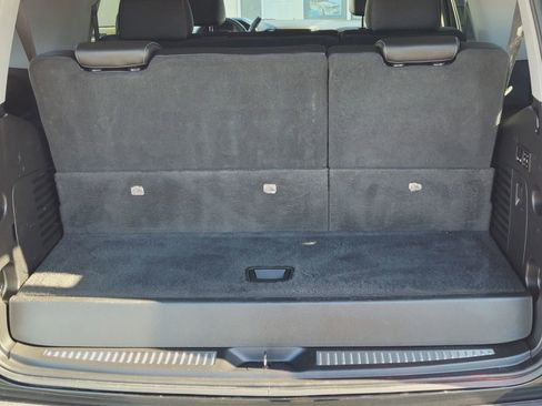 Used 2018 Chevrolet Tahoe LT image 19