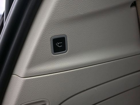 Used 2018 Chrysler Pacifica Limited w/ Advanced Safetytec Group image 36