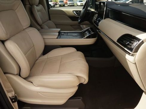 Used 2020 Lincoln Navigator L Reserve w/ Equipment Group 208A Reserve AWD/4WD image 21