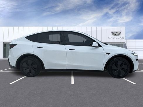 Used 2026 Tesla Model Y 2WD image 2