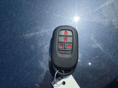 Used 2023 Honda CR-V EX image 9