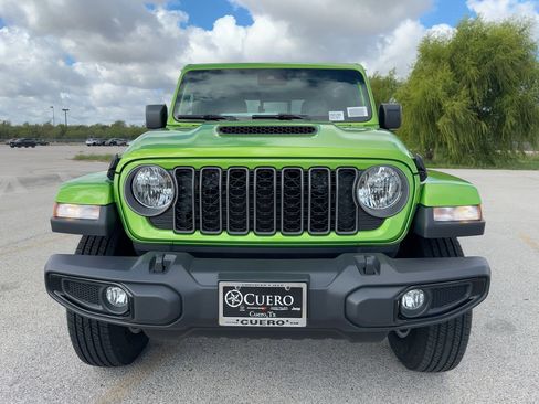 New 2025 Jeep Gladiator Sport AWD/4WD image 8