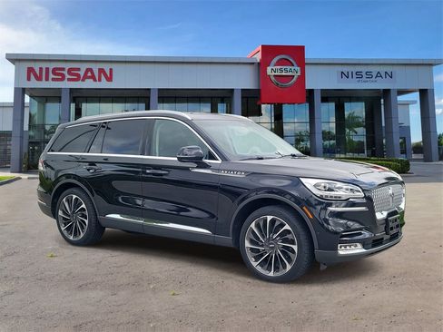 Used 2020 Lincoln Aviator Reserve w/ Equipment Group 202A image 2