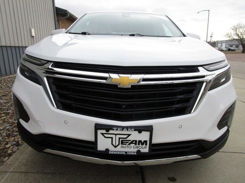 Used 2024 Chevrolet Equinox LT image 2