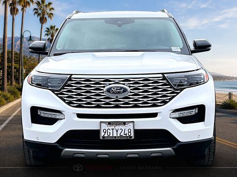 Used 2023 Ford Explorer Platinum w/ Technology Package RWD image 2
