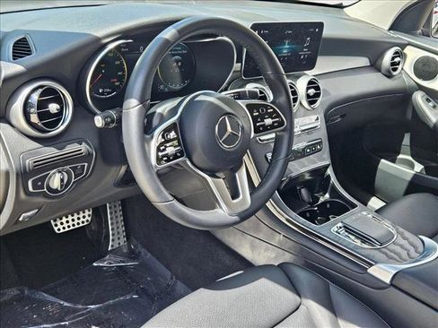 Used 2022 Mercedes-Benz GLC 300 GLC 300 image 10