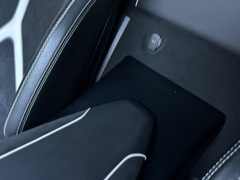 Used 2020 Lamborghini Aventador SVJ AWD/4WD image 25