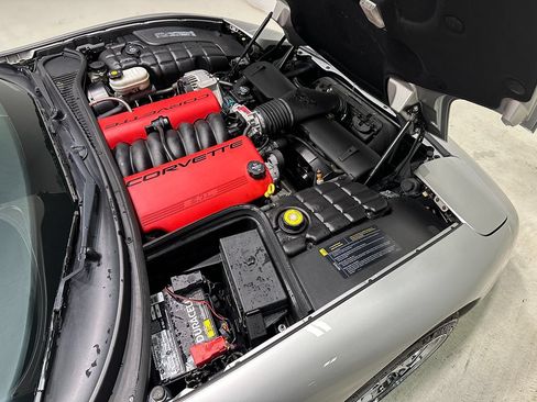 Used 2004 Chevrolet Corvette Z06 w/ Memory Package RWD image 6