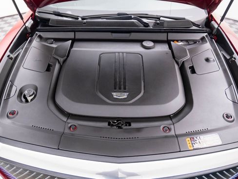 Certified 2024 Cadillac Lyriq Luxury image 31