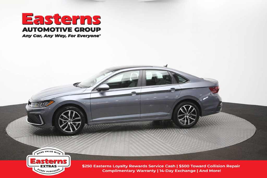 Used 2025 Volkswagen Jetta SE FWD image 58