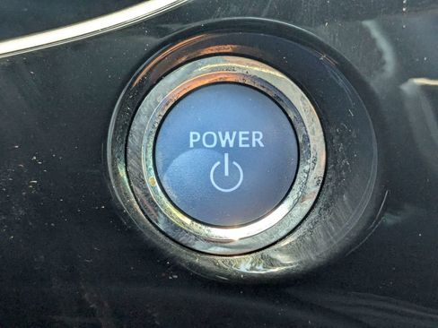 Used 2022 Toyota Prius FWD image 36