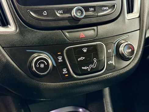 Used 2016 Chevrolet Malibu LT image 16