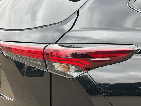Certified 2024 Toyota Highlander LE image 52