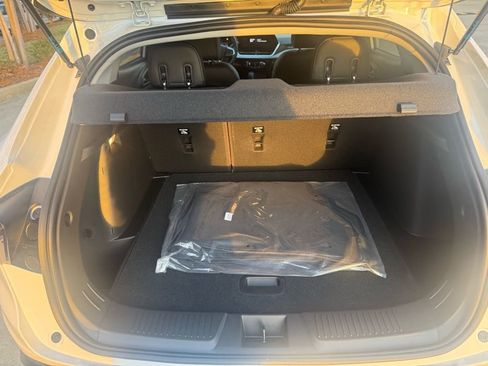 New 2026 Chevrolet Trax LT w/ Midnight Edition image 24