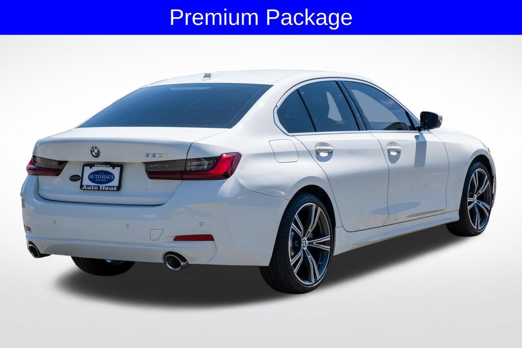 Used 2024 BMW 330i Sedan w/ Premium Package RWD image 7