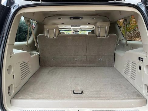 Used 2020 Cadillac Escalade ESV Premium Luxury image 48