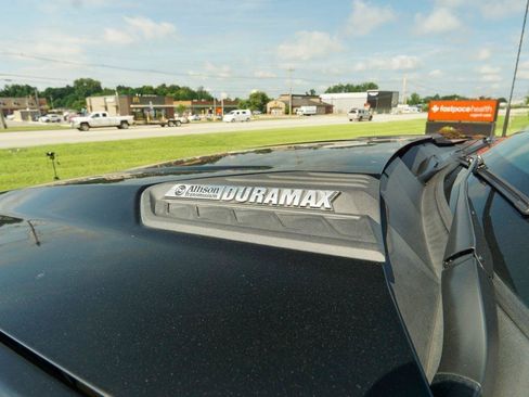 Used 2022 Chevrolet Silverado 2500 LT w/ Midnight Edition AWD/4WD image 8