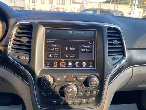 Used 2017 Jeep Grand Cherokee Limited AWD/4WD image 35