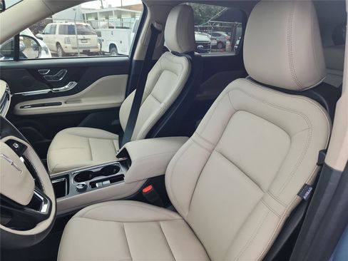 New 2026 Lincoln Corsair Premiere image 14