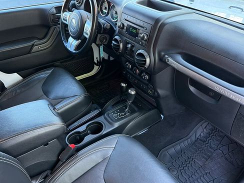 Used 2018 Jeep Wrangler Unlimited Sport AWD/4WD image 18