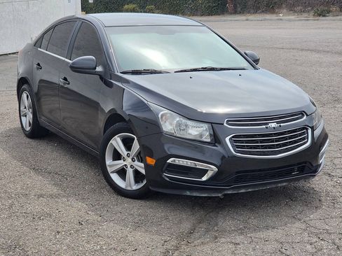 Used 2015 Chevrolet Cruze LT FWD image 2