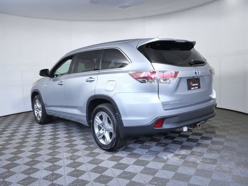 Used 2016 Toyota Highlander Limited Platinum AWD/4WD image 4