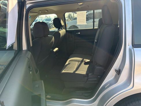 Used 2017 Ford Flex SE FWD image 27
