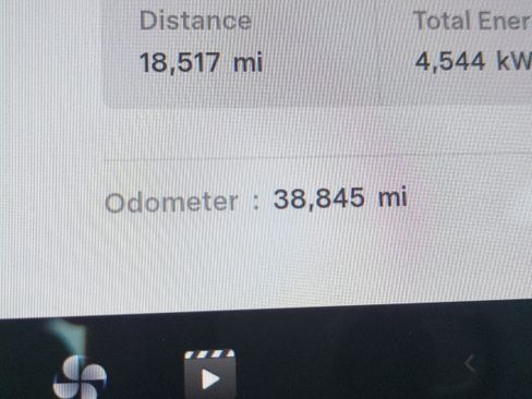 Used 2023 Tesla Model 3 Standard Range image 29