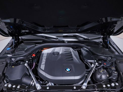 New 2026 BMW 550e xDrive w/ Premium Package image 16