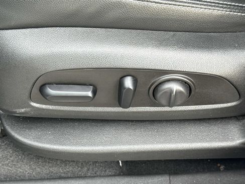 Used 2023 GMC Terrain SLT image 21