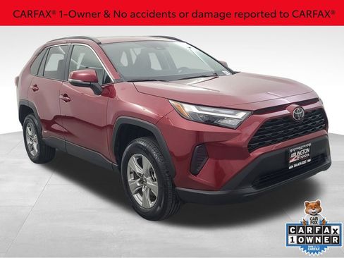 Used 2025 Toyota RAV4 XLE image 3