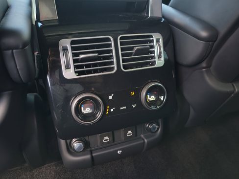Used 2021 Land Rover Range Rover P525 Westminster Edition image 15