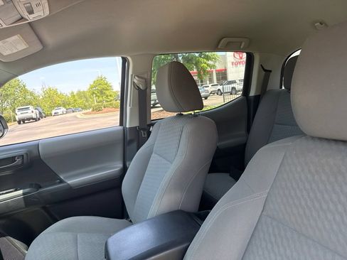 Used 2020 Toyota Tacoma SR w/ SR Convenience Package RWD image 8