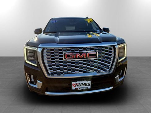 Used 2024 GMC Yukon Denali w/ Advanced Technology Package image 4