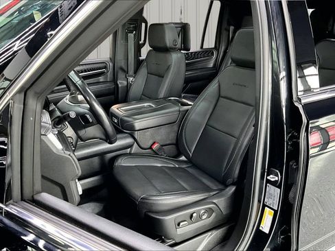 Used 2023 GMC Yukon XL Denali w/ Denali Reserve Package AWD/4WD image 21