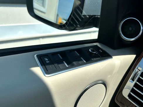 Used 2016 Land Rover Range Rover HSE image 20
