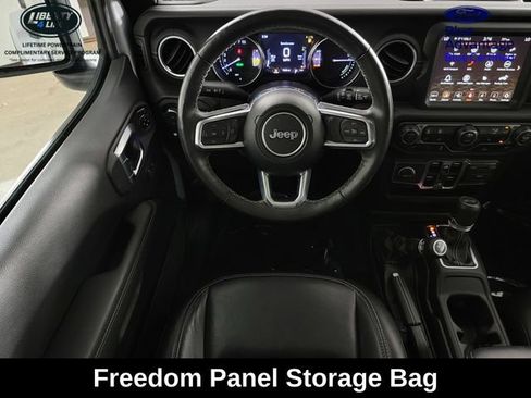 Used 2023 Jeep Wrangler Unlimited Sahara w/ Cold Weather Group AWD/4WD image 24