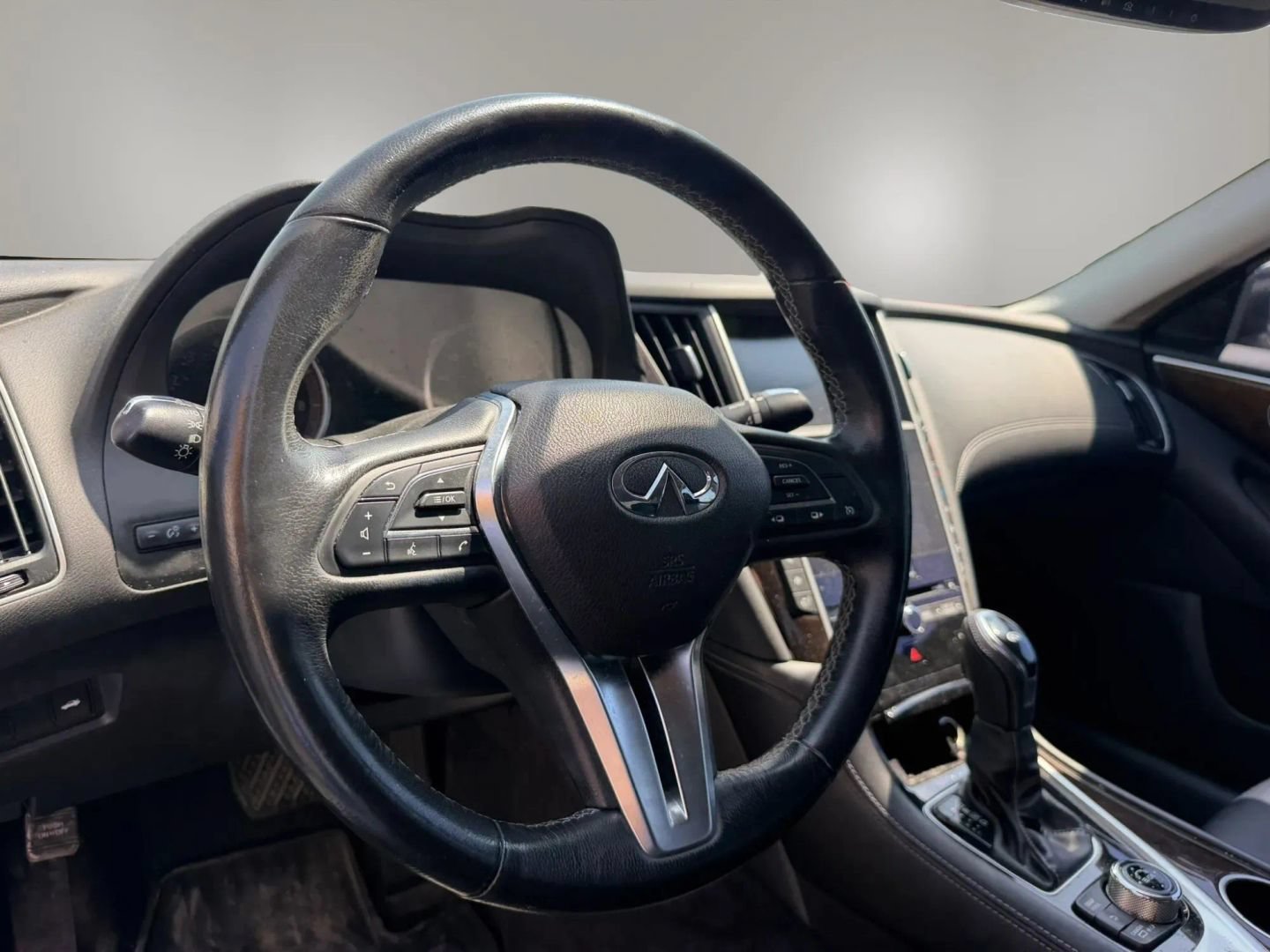 Used 2019 INFINITI Q50 Luxe w/ Essential Package (3.0T Luxe) RWD image 10