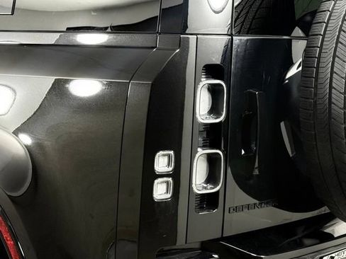 Used 2023 Land Rover Defender 110 V8 AWD/4WD image 16