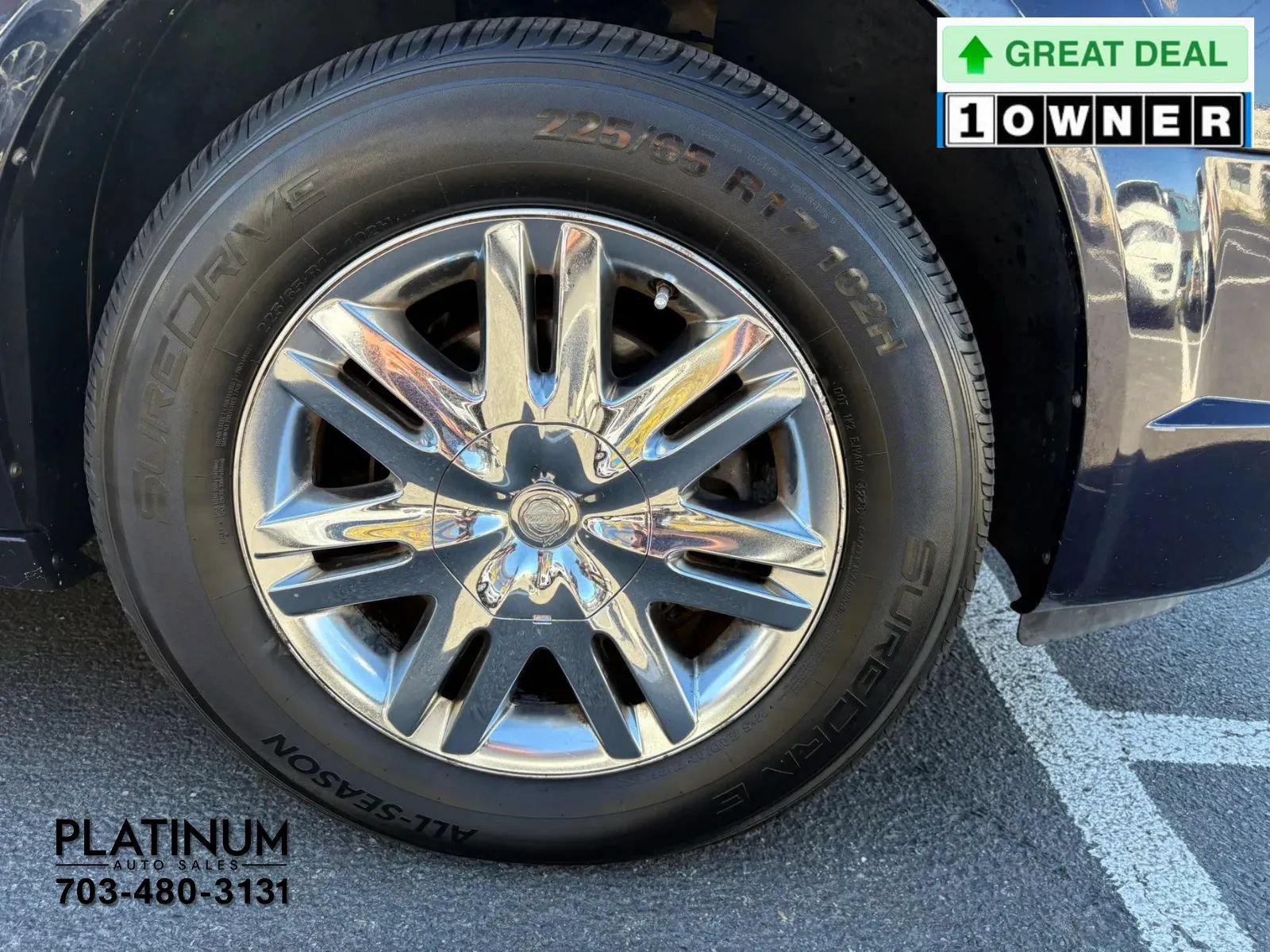 Used 2010 Chrysler Town & Country Limited w/ Entertainment Group #3 FWD image 22
