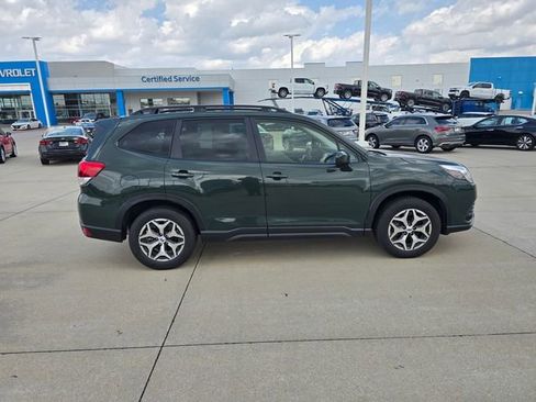 Used 2023 Subaru Forester Premium AWD/4WD image 15