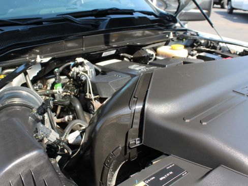 Used 2024 RAM 2500 Tradesman w/ Chrome Appearance Group image 20