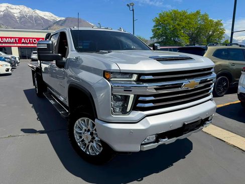 Used 2022 Chevrolet Silverado 3500 High Country w/ Technology Package AWD/4WD image 2