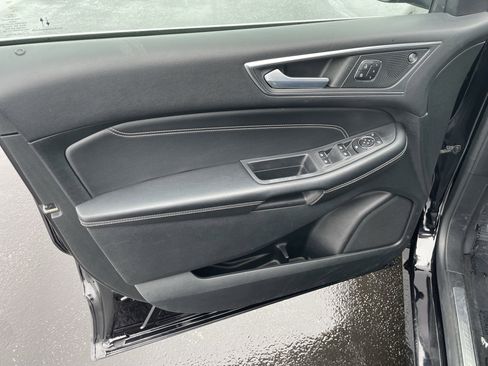 Used 2022 Ford Edge Titanium image 11