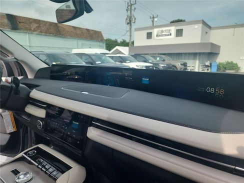 New 2026 Lincoln Navigator Reserve AWD/4WD image 29